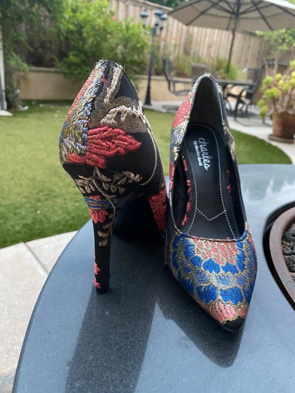 Charles David Addie Embroidered Floral Pump Black Gold Blue Size 8